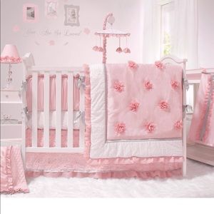 The Arianna Peanutshell crib bedding Set for girls